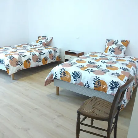 Le Tilleul 9 Personnes 5 6 Lits 15 Min Du Futuroscope Lejlighed *