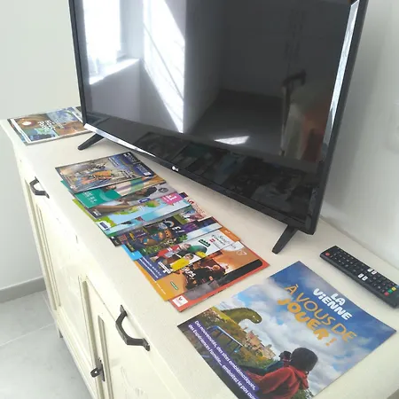 Le Tilleul 9 Personnes 5 6 Lits 15 Min Du Futuroscope