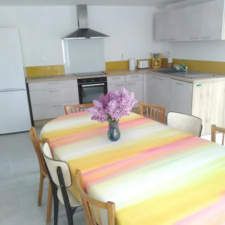 Le Tilleul 9 Personnes 5 6 Lits 15 Min Du Futuroscope Lejlighed *